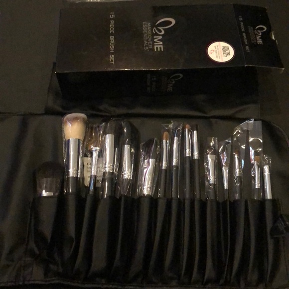 Makeover essentials 15 piece brush set - Picture 4 of 4